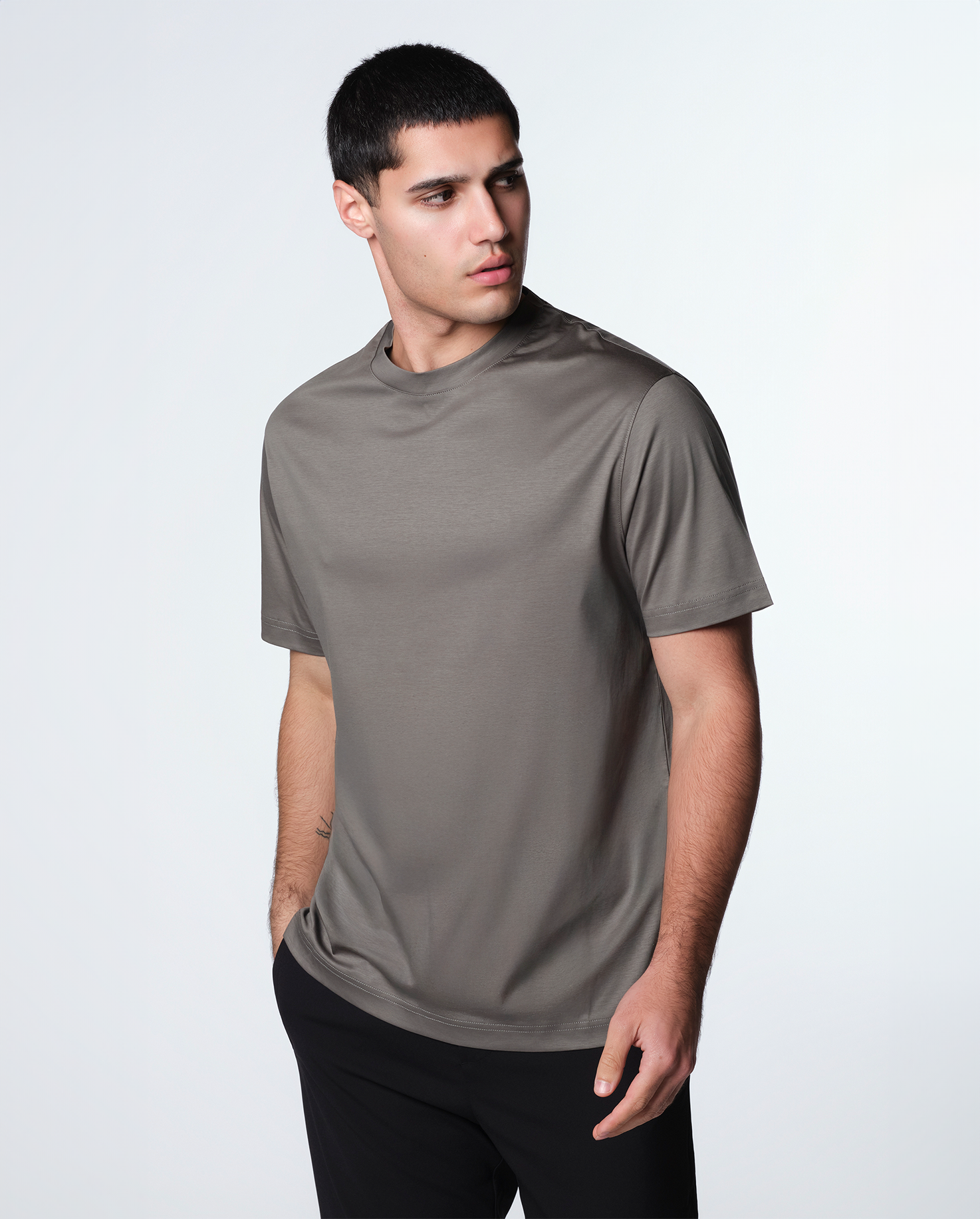 LUXE T-SHIRT - GREENISH GREY